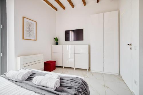 Stylish Retreat in the Tortona District by Stay Mastery