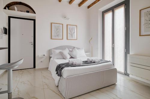 Stylish Retreat in the Tortona District by Stay Mastery