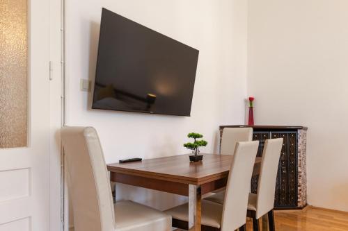 Spacious 2BR Shared Apt, Ideal for Long Stays in Vienna