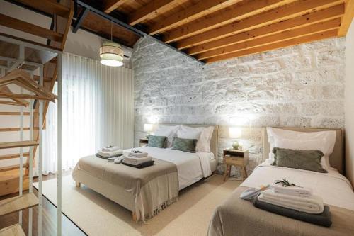 Monaco House com Jacuzzi e Estacionamento