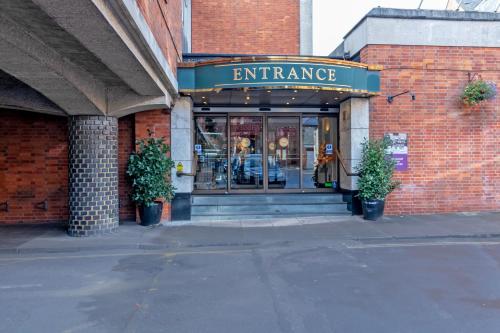 Exteriér nebo vchod ubytování Winchester Wessex Hotel by Sunday