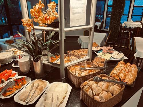 Jídlo v aparthotelu nebo okolí