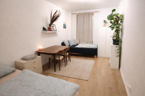 Khu vực ghế ngồi tại Central Kelkheim apartment near station