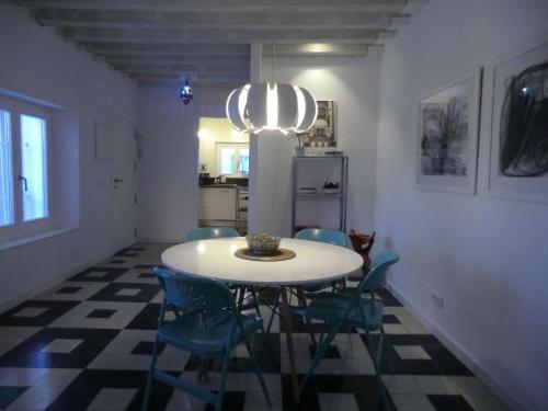 Apartment Große Wohnung in Cádiz- Kathedrale in der Nähe by Interhome