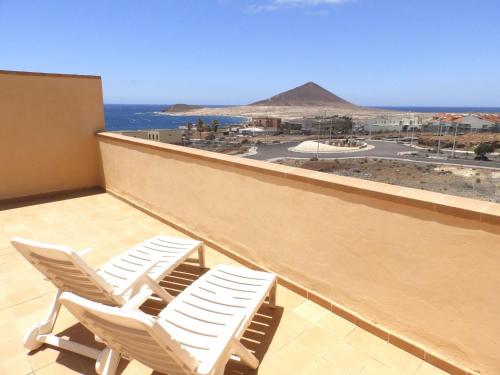 Apartment Wohnung mit Terrasse und Blick in el Medano by Interhome