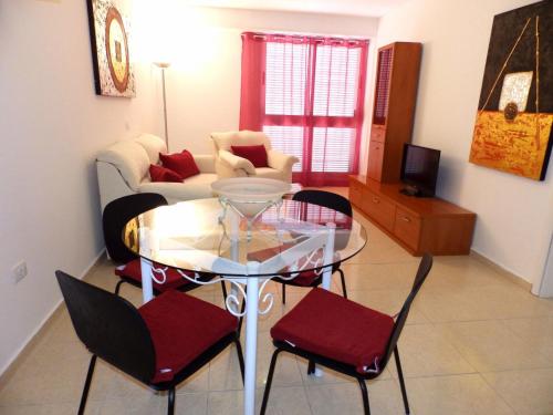 Apartment Wohnung mit Terrasse und Blick in el Medano by Interhome