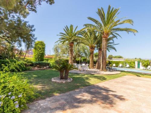 Holiday Home Haus mit privatem Pool- Garten und privatem Park by Interhome