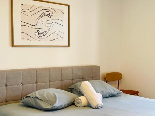 En eller flere senge i et værelse på Sunny Escape - Ponta do Sol - Vila Silva Downstairs