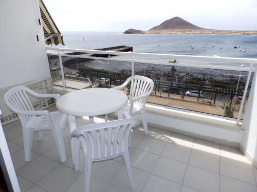 Apartment mit Balkon und Meerblick by Interhome