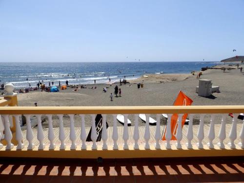 Holiday Home Haus mit Wifi und Terrasse direkt am Strand by Interhome