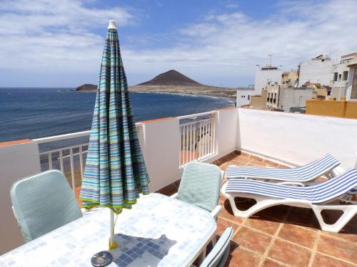 Apartment Penthouse Playa Medano by Interhome