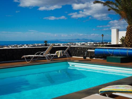 Apartment Großes Appartement mit Meerblick auf Lanzarote by Interhome