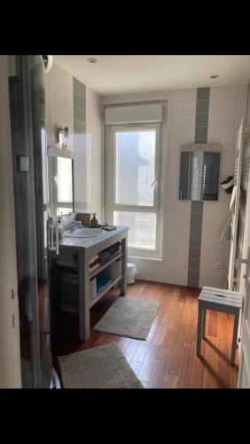 3-bedroom house with garden, near city center