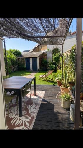 3-bedroom house with garden, near city center