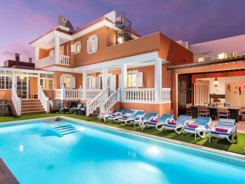 Holiday Home Villa Naranja mit beheiztem Pool und Meerblick by Interhome