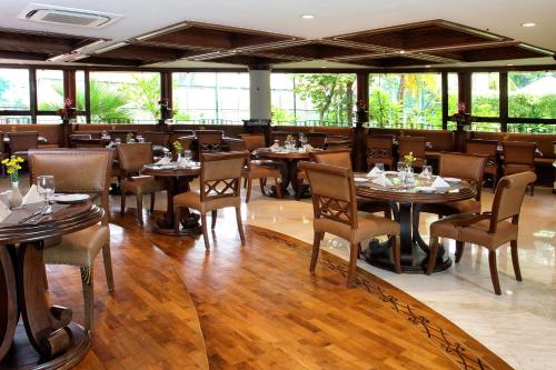 Restaurace v ubytování Midtown Residence Simatupang Jakarta
