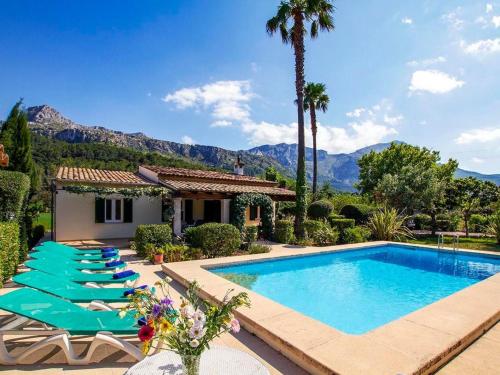 Holiday Home Fantastische Villa in einer ruhigen Gegend in der Nähe von Pollensa by Interhome