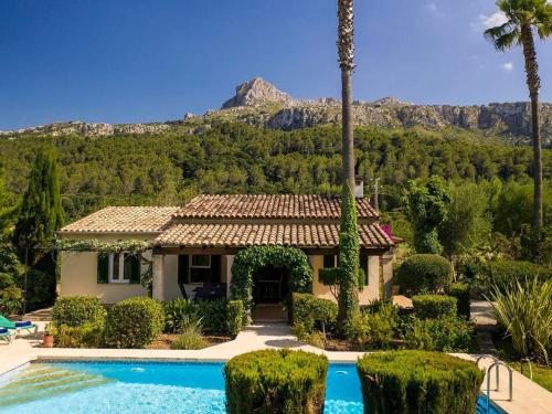 Holiday Home Fantastische Villa in einer ruhigen Gegend in der Nähe von Pollensa by Interhome