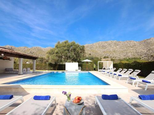 Holiday Home Beeindruckende große Villa in der Nähe von Cala San Vicente by Interhome