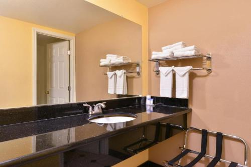 Et badeværelse på Capital City Inn Sacramento Convention Center CA