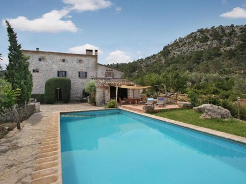 Holiday Home Guillo- 300 Jahre Geschichte an einem zeitlosen Ort by Interhome