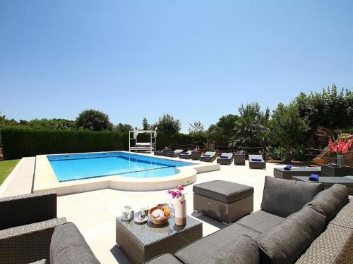 Holiday Home Fabelhafte Restaurierung mit beeindruckendem Ergebnis by Interhome