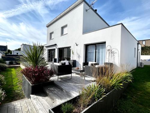 Villa TY MAÏ, Moderne, plages, parking, GR34, 2 à 6 personnes