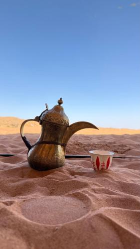 Estris per fer te o cafè a نسائم الشرق