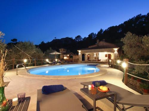 Holiday Home Villa Alordes- ein rustikales Haus mit fantastischer Aussicht by Interhome