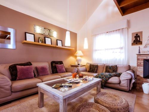 Holiday Home Strandnahes Ferienhaus Hibiscus mit privatem Pool by Interhome