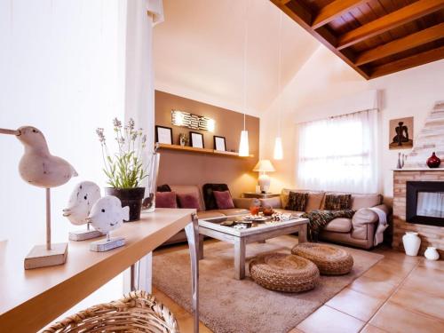 Holiday Home Strandnahes Ferienhaus Hibiscus mit privatem Pool by Interhome