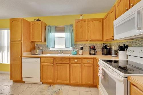 5BR 4BA Near Disney, Pool, Sauna, Pets Allowed photo 11