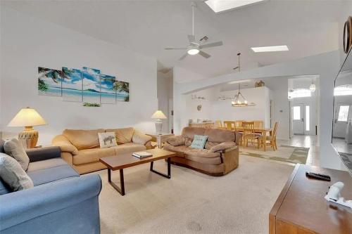 5BR 4BA Near Disney, Pool, Sauna, Pets Allowed photo 15