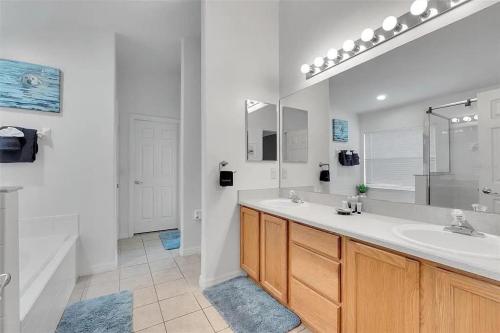 5BR 4BA Near Disney, Pool, Sauna, Pets Allowed photo 4
