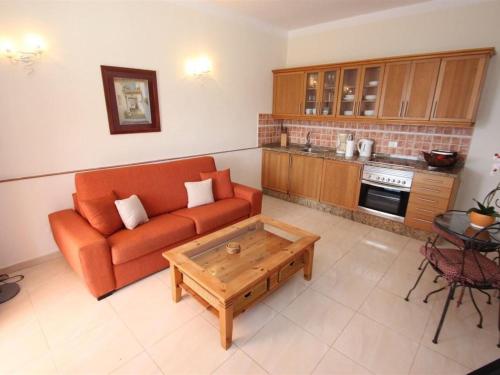 Apartment Hochwertig ausgestattete Ferienwohnung Mariposa by Interhome