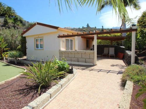 Holiday Home Gemütliches Ferienhaus Casa Pepe by Interhome