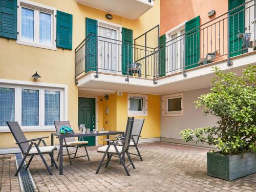 Holiday Home Freistehende Villa mit großem Innenhof BV7 by Interhome photo 2