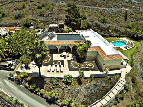 Holiday Home Herrenhaus in Chio by Interhome