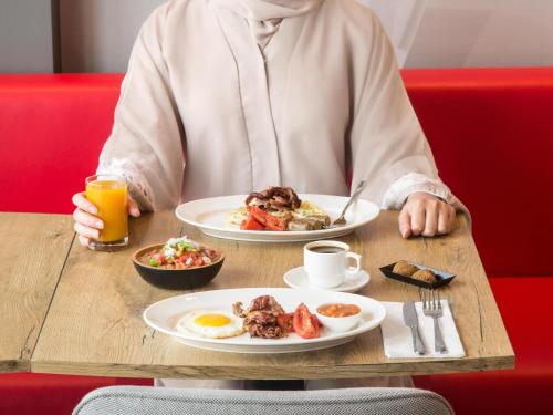 Eten bij of ergens in de buurt van het hotel

