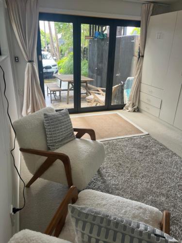 Et opholdsområde på Myrtle St Guesthouse