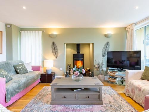 TV a/nebo společenská místnost v ubytování The Augusta House