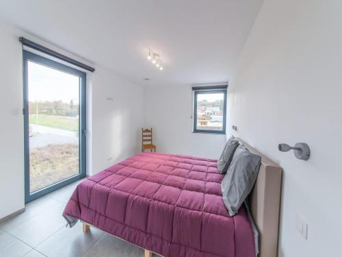 Postel nebo postele na pokoji v ubytování Modern apartment in Forrières with pool