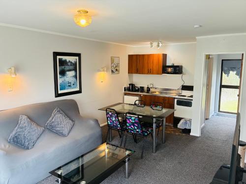 Nhà bếp/bếp nhỏ tại Awatea Park Motel