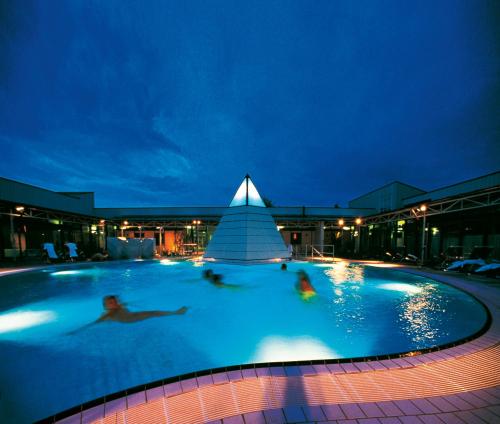 Πισίνα στο ή κοντά στο Hotel Lenauhof