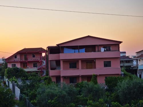 Tirana 2BR Apartment with Veranda & Garden