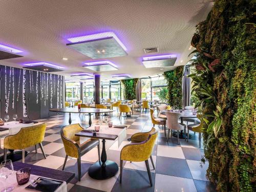 Khu vực ghế ngồi tại Novotel Orléans Saint Jean de Braye