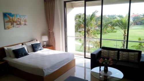 Et værelse på Ocean Apartment Spa & Golf Danang
