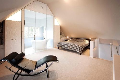 Giường trong phòng chung tại Landhaus Gernitz