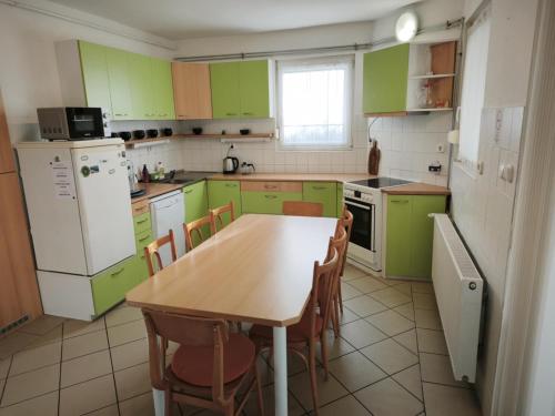 Køkken eller tekøkken på Magyar Tenger Pihenőház, 4-8 főre Balatonakarattya