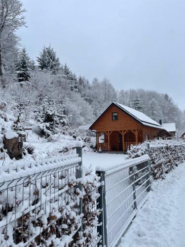 Chatka Dziadka Sudety - niedaleko Czarna Góra trong mùa đông